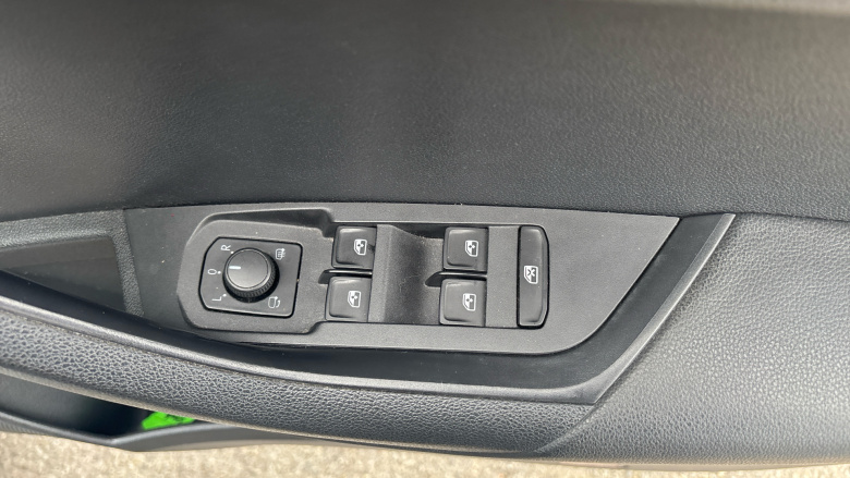 Skoda Karoq 1.5 TSI Sport Line 5dr DSG Petrol Estate